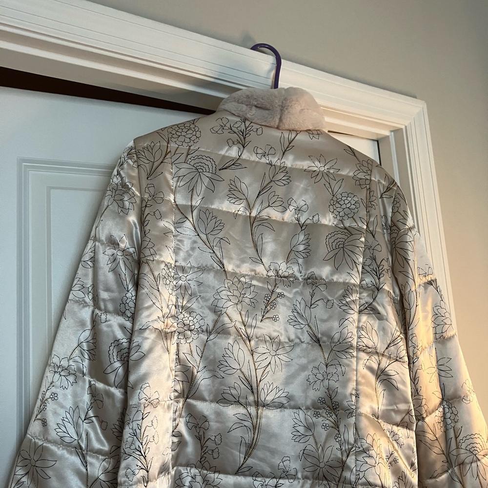 Chico's Cream Floral Faux Fur Jacket - Picture 13 of 15